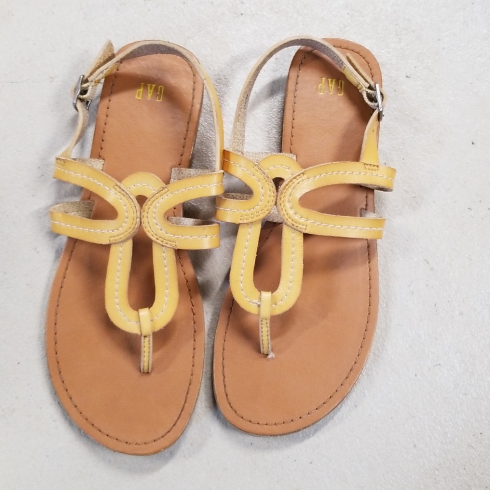 Gap sandals